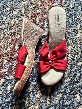 Comfort Plus by Predictions Red & Brown Bow Mules